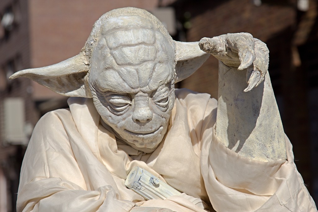 living statue levend standbeeld evenement event festival festiviteit kunst art straatkunst streetart artiest beeld beeldhouwwerk sculpture sculptuur